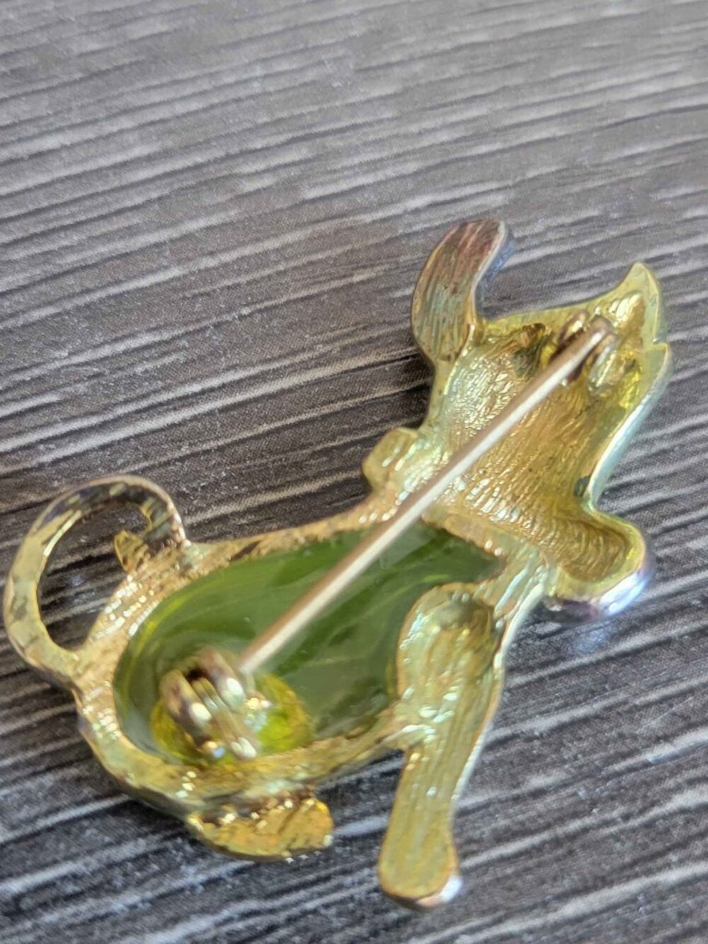 VINTAGE-style 1980's gold-tone pig brooch - Picture 2 of 3